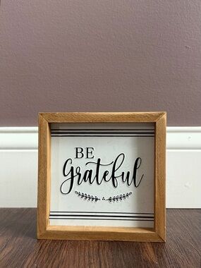 Be Grateful Farmhouse-Style Wooden Block Sign
